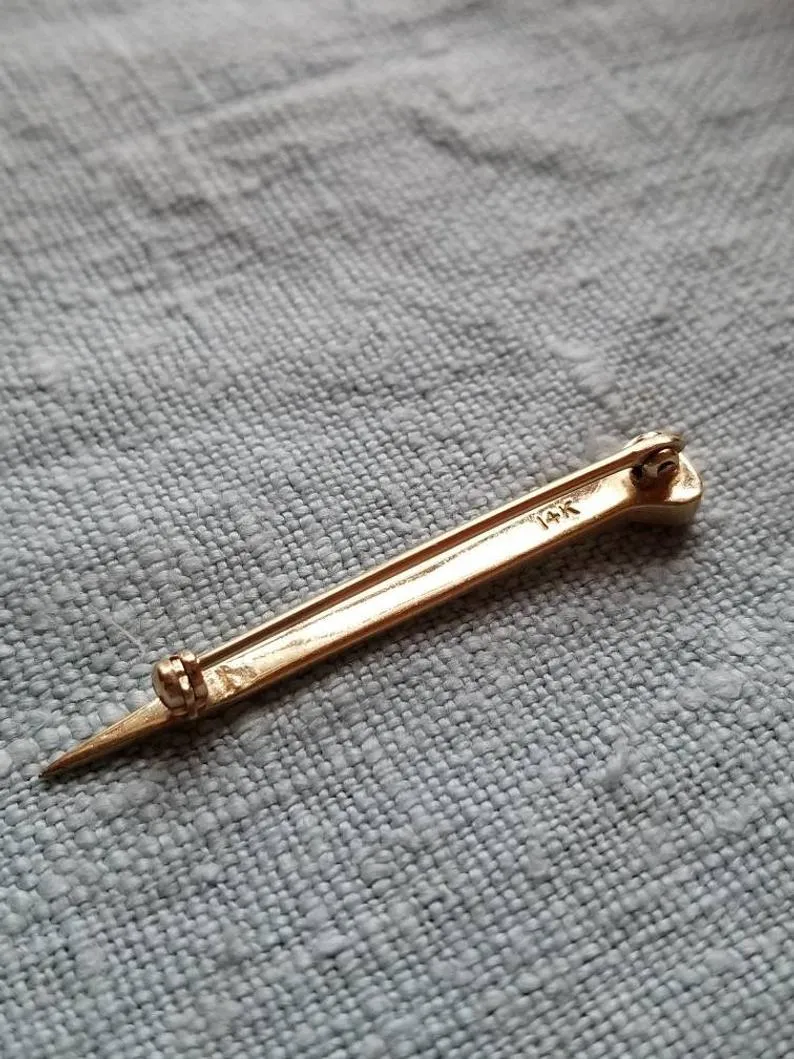 Stock Pin 14 kt Yellow Gold Horseshoe Nail Form