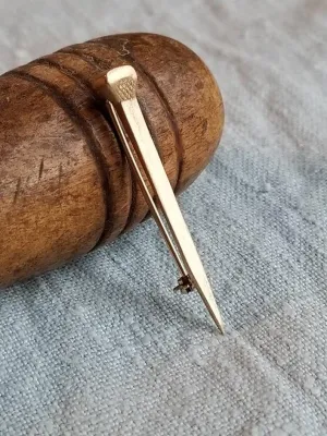 Stock Pin 14 kt Yellow Gold Horseshoe Nail Form