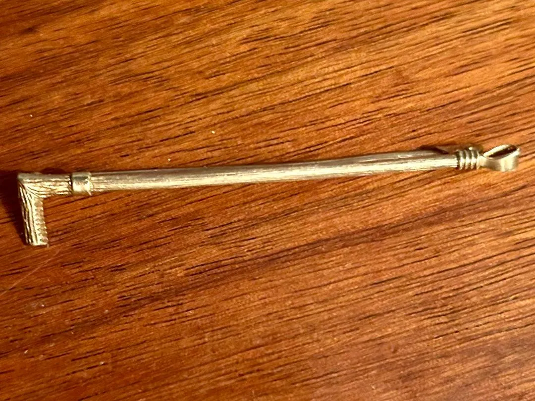 Stock Pin 14kt Yellow Gold in Hunt Whip Form