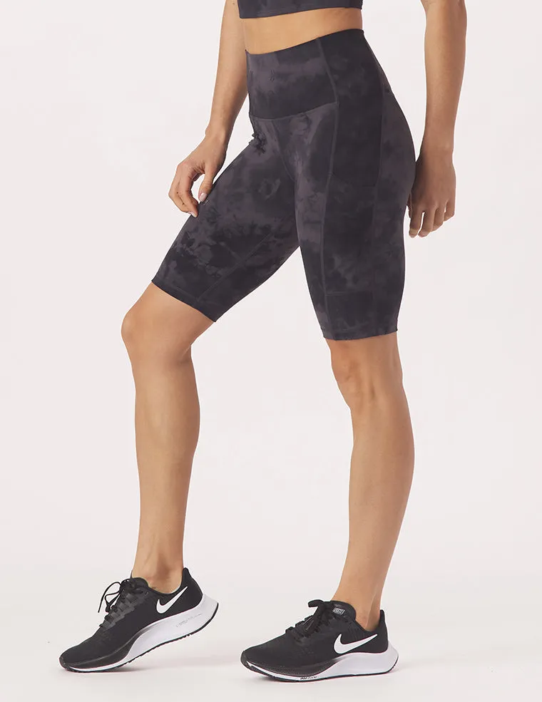 Taper Short Print: Black Tie-Dye