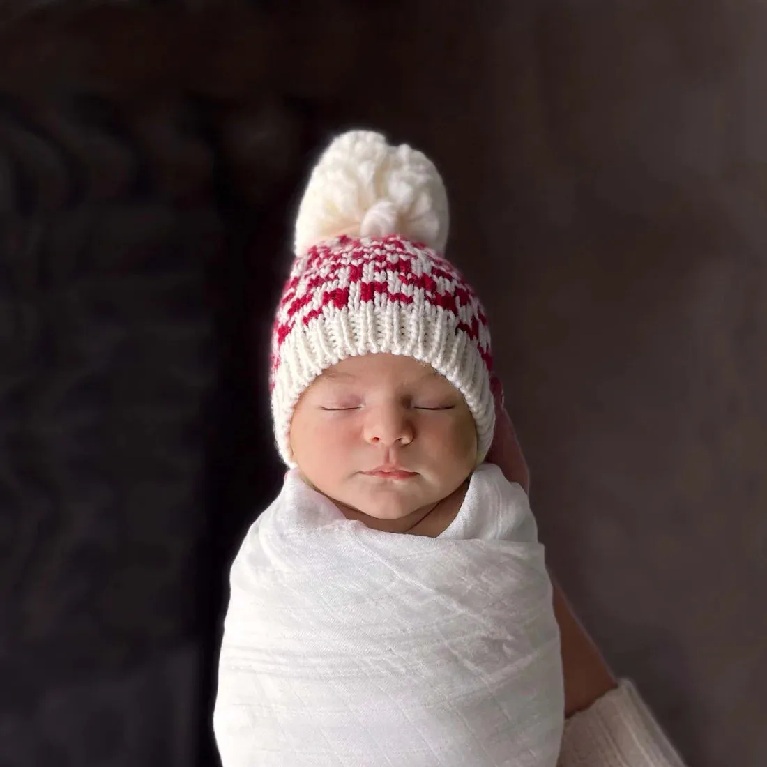 The Blueberry Hill - Snowflake Hat - Red and Cream