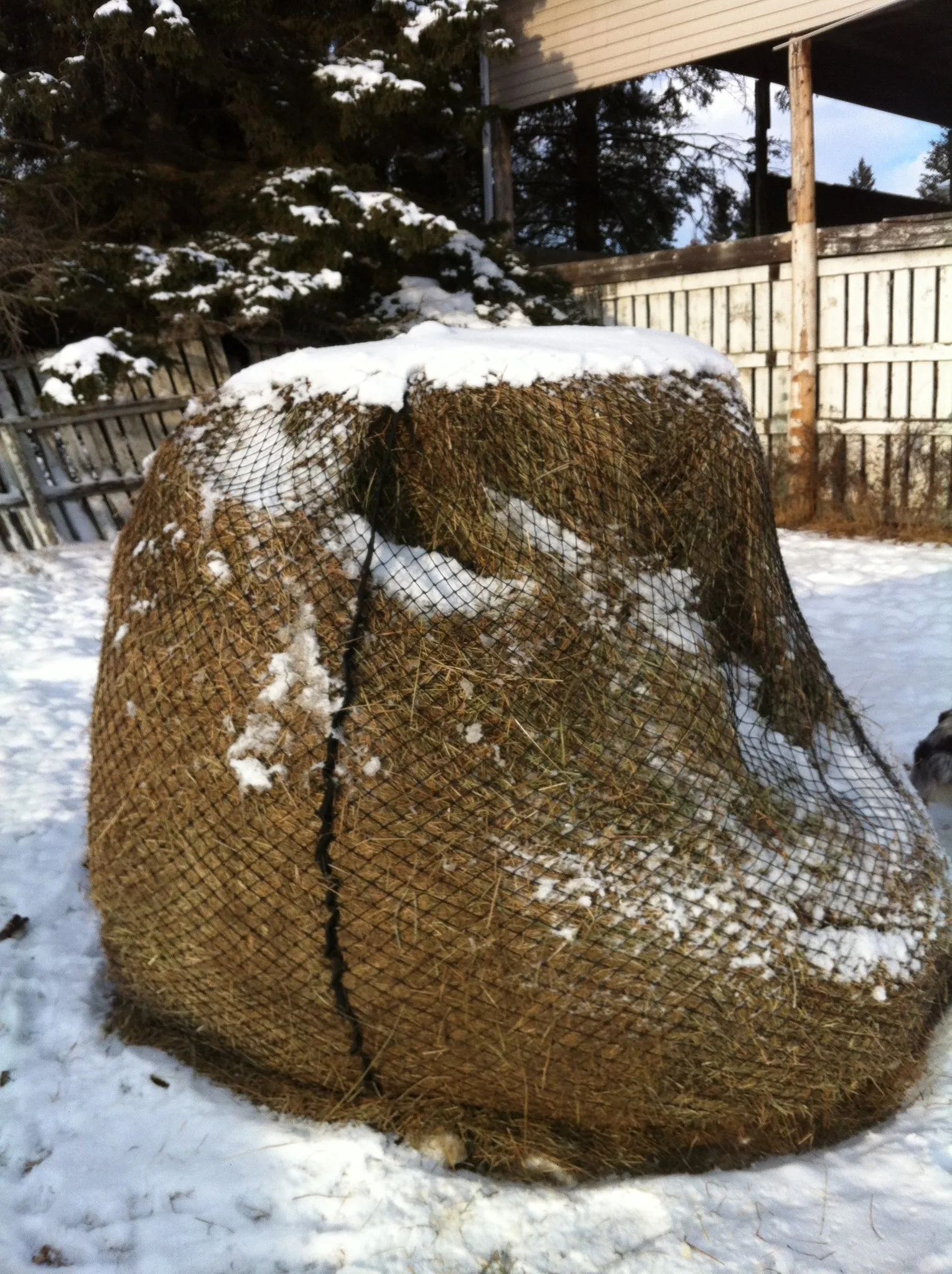 TKROUND-XLARGE Round Bale Net- Extra Large 1.5"