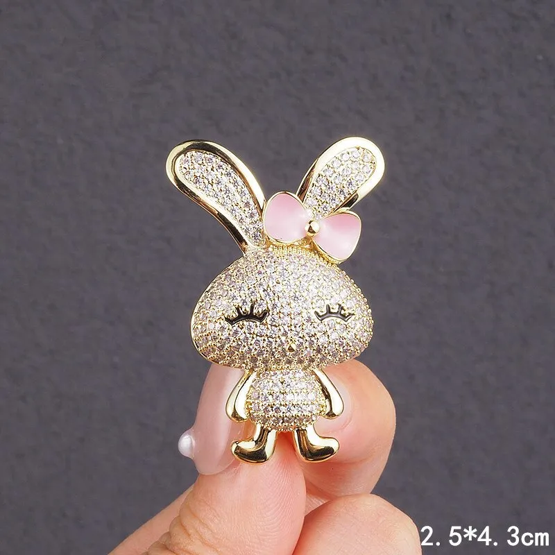 Vintage Crystal Hollow Bunny Brooches for Women Cute Bow Rhinestone Rabbit Animal Office Casual Brooch Girls Cartoon Pins Gifts