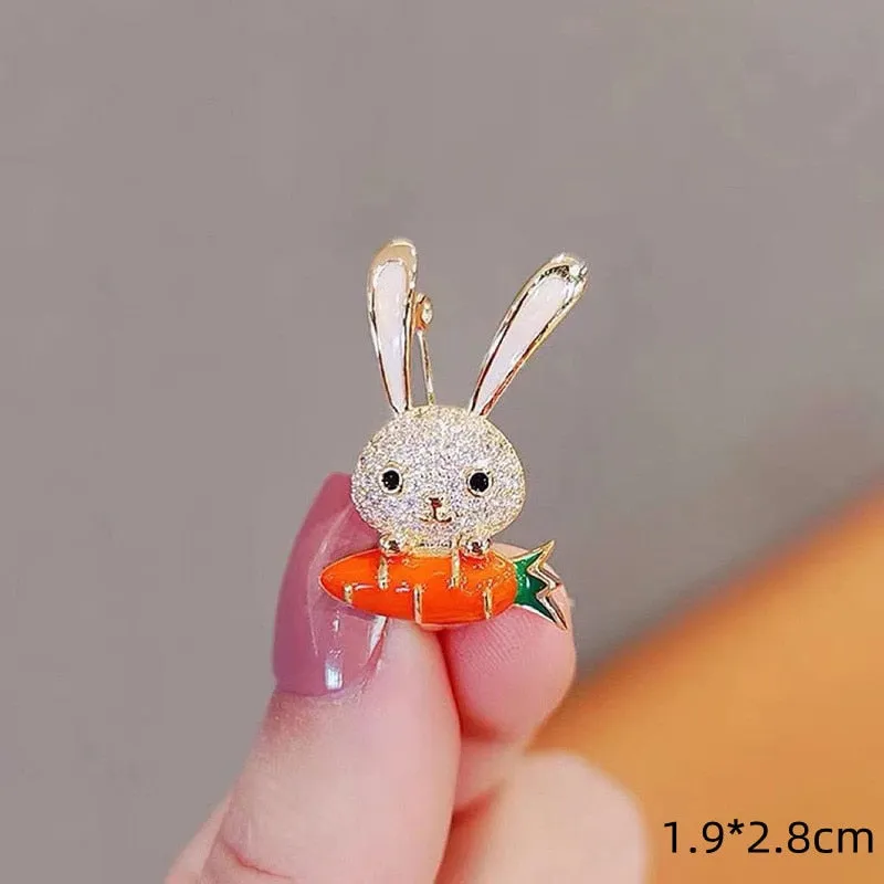 Vintage Crystal Hollow Bunny Brooches for Women Cute Bow Rhinestone Rabbit Animal Office Casual Brooch Girls Cartoon Pins Gifts