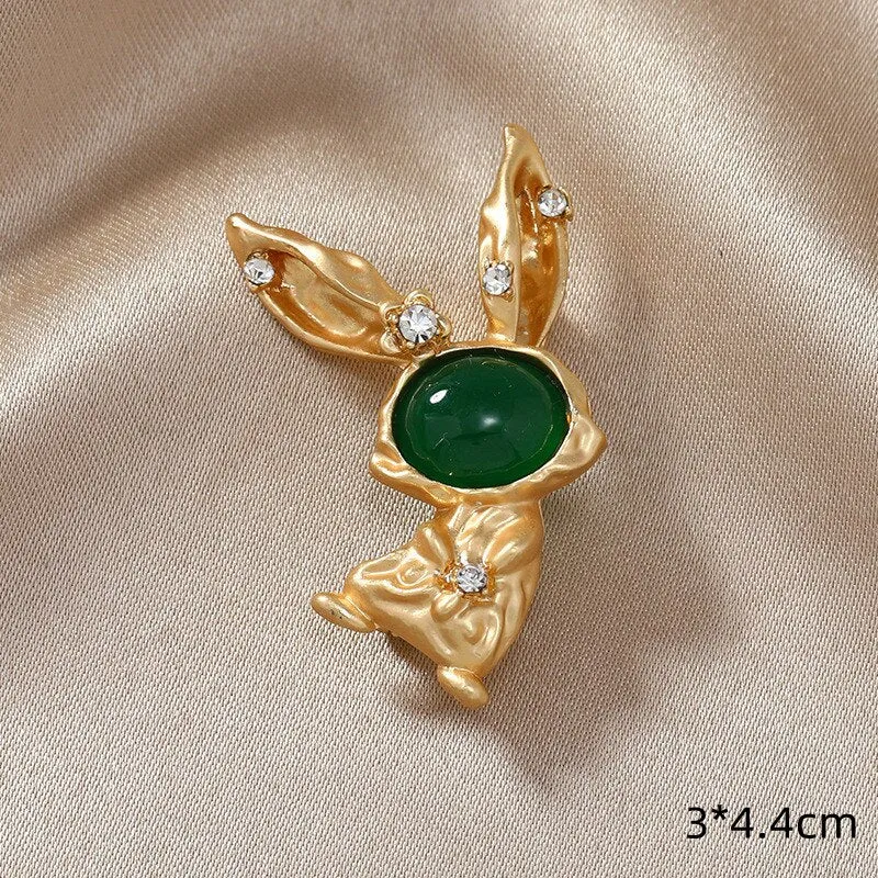 Vintage Crystal Hollow Bunny Brooches for Women Cute Bow Rhinestone Rabbit Animal Office Casual Brooch Girls Cartoon Pins Gifts